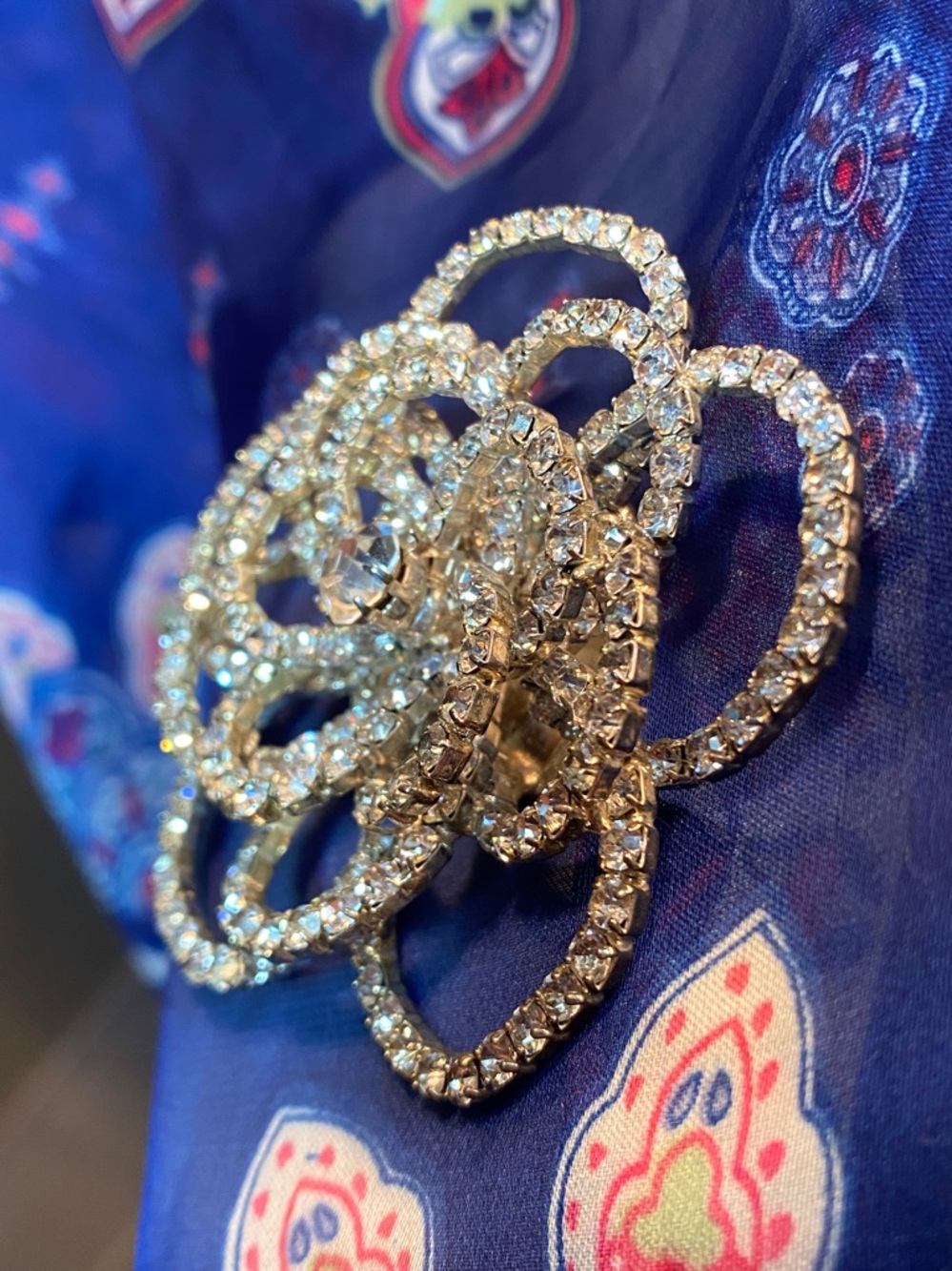 Vintage Rhinestone Statement Brooch | Large 7 cm | Sparkling Multi-Loop Design - Picture 5 of 5